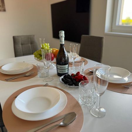 Byt Apartman 74M2 Vyhled Klid Priroda 布拉格 外观 照片