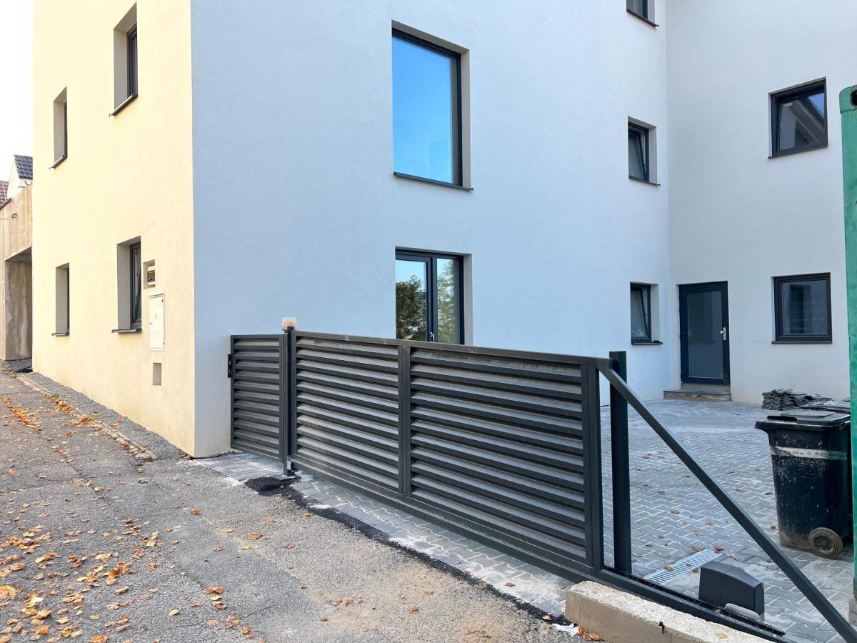 Byt Apartman 74M2 Vyhled Klid Priroda 布拉格 外观 照片