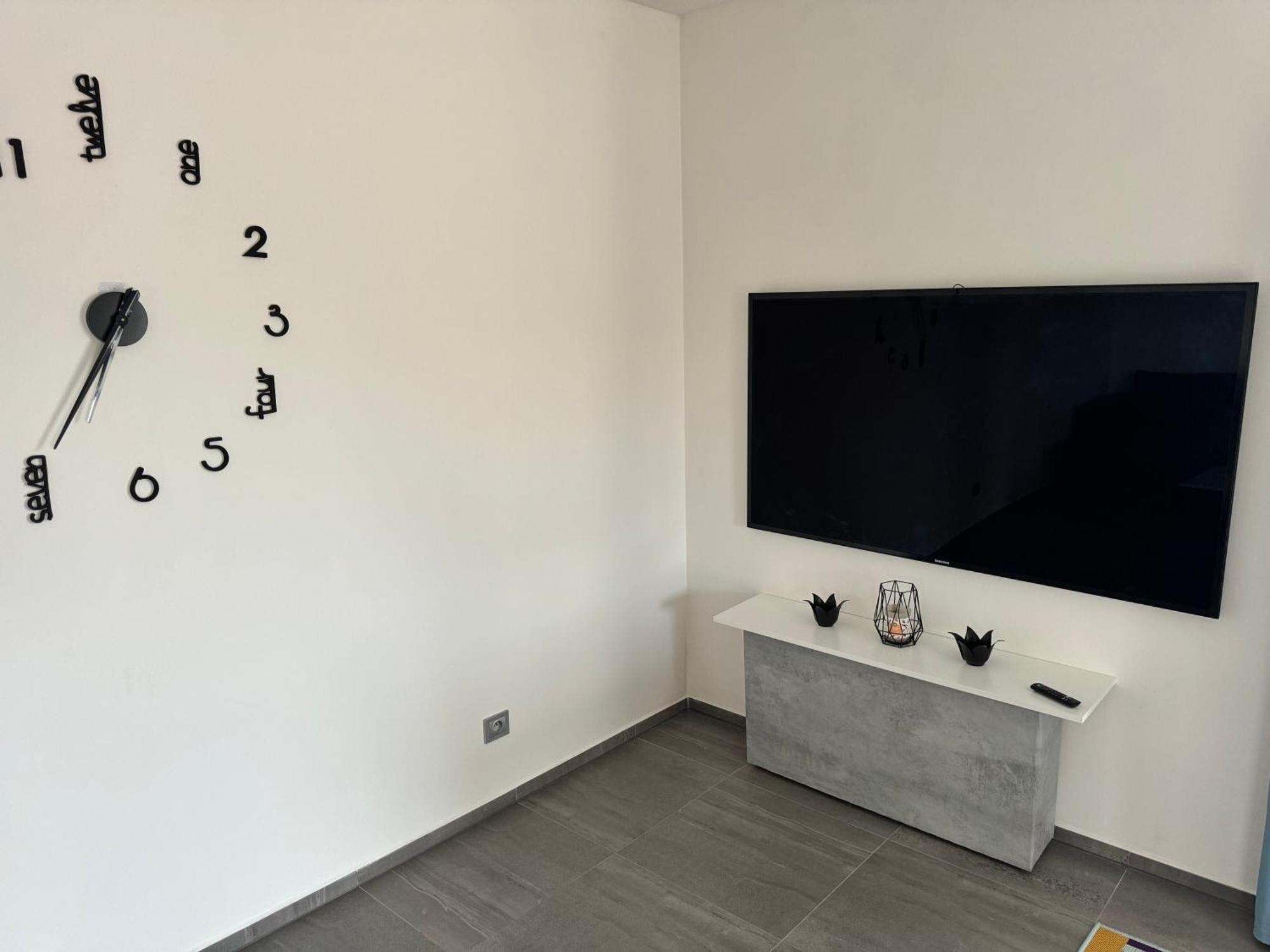 Byt Apartman 74M2 Vyhled Klid Priroda 布拉格 外观 照片