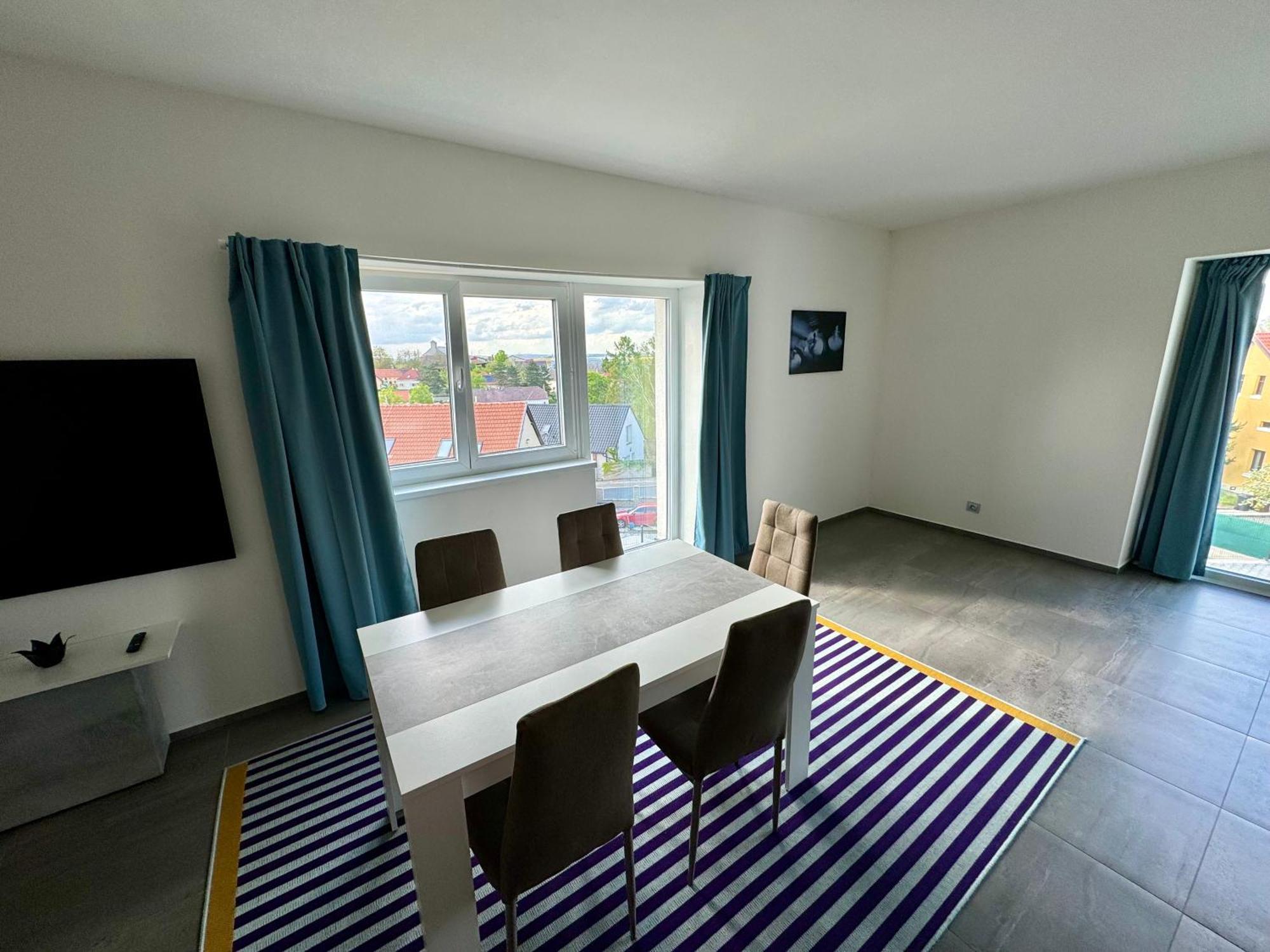 Byt Apartman 74M2 Vyhled Klid Priroda 布拉格 外观 照片